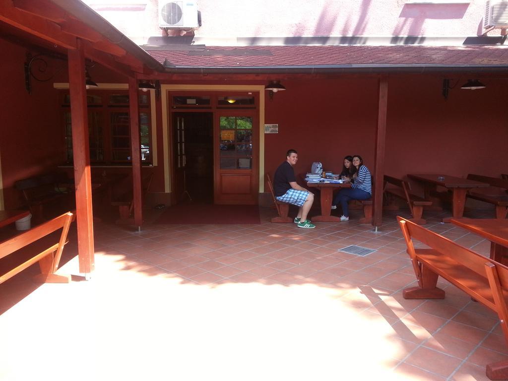 Europa Hostel Portorož Buitenkant foto