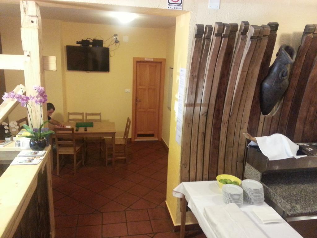 Europa Hostel Portorož Buitenkant foto
